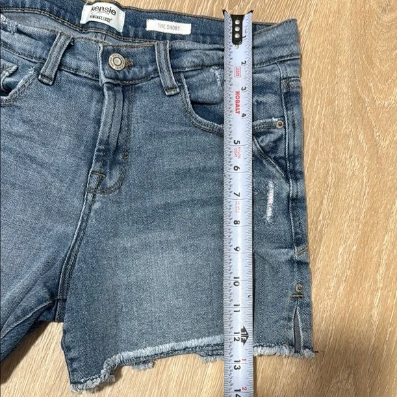 Kensie Blue Jean Shorts Distressed Frayed Hem - Picture 6 of 10